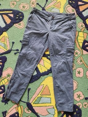 Athleta Cropped Cargo Chinos